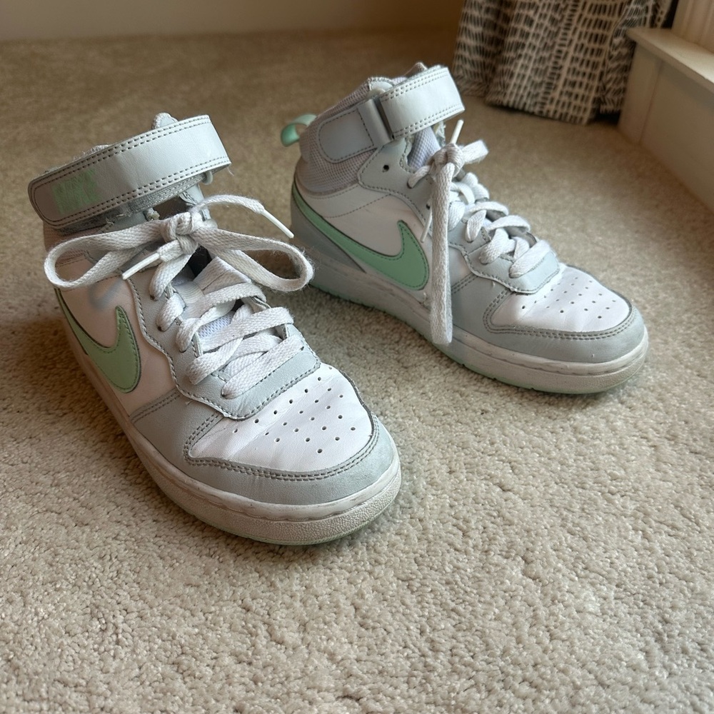 Kids Nike High-Top Sneakers - White and Mint